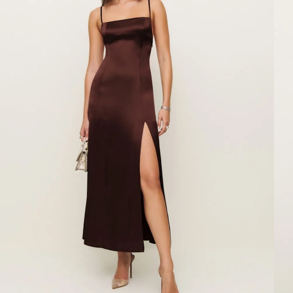 Reformation Melina Silk Dress Size 2

Elegant Brown Evening Dress